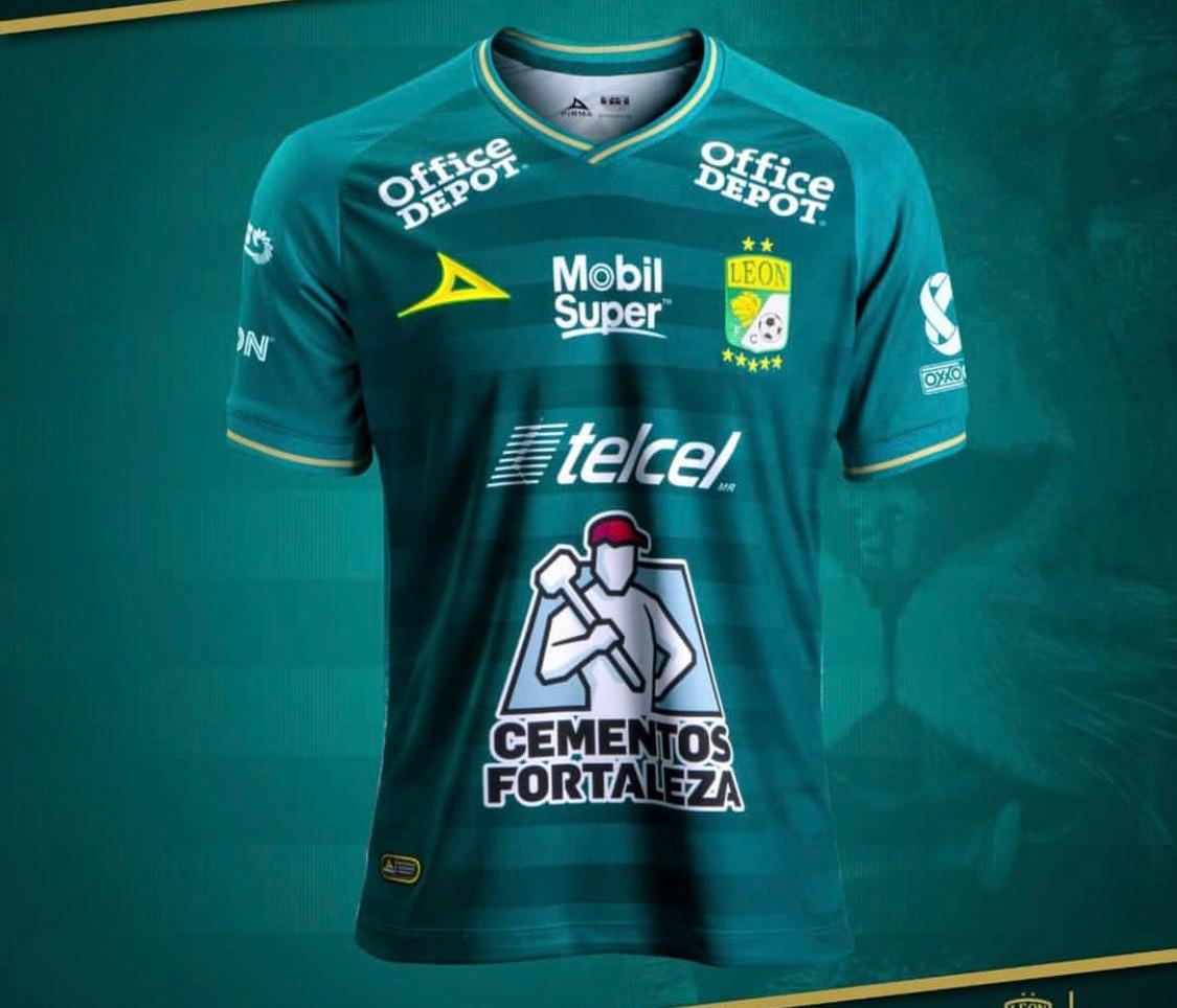 La camiseta de local. Cortesía.