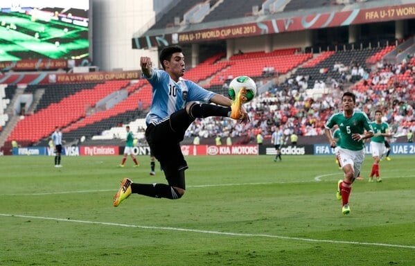 Osvaldo Rodríguez en el duelo ante Argentina en el Mundial Sub 17